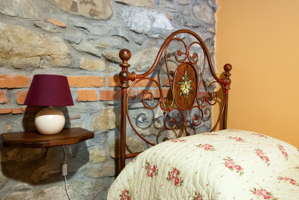 Bed and Breakfast La Collina Dei Franchi à Camporgiano Chambre photo