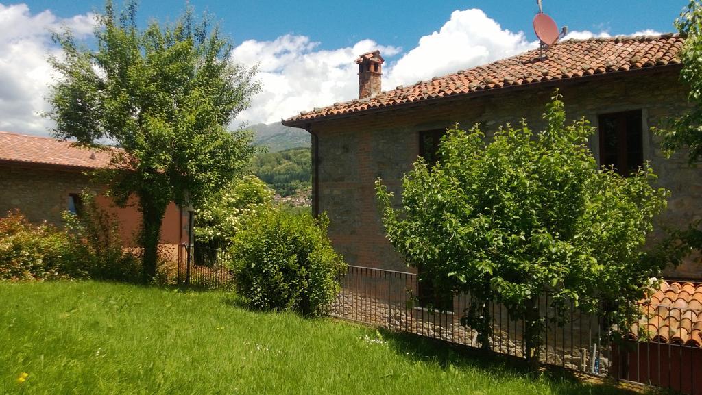 Bed and Breakfast La Collina Dei Franchi à Camporgiano Chambre photo